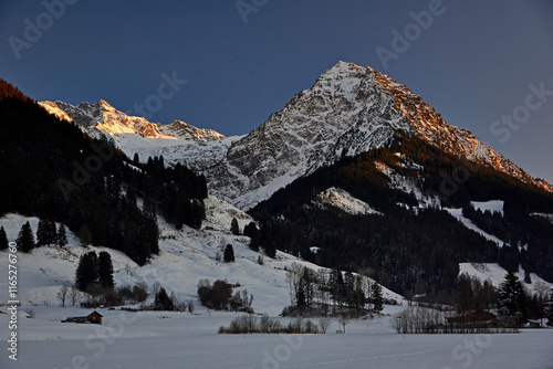 Rubihorn in den Allgäuer Alpen im letzten Abendlicht