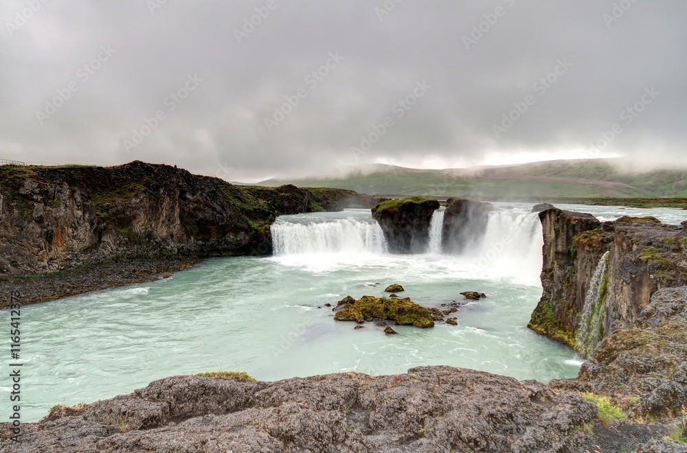 Geitafoss ou Godafoss (fossholl) en Islande Geitafoss ou Godafoss (fossholl) en Islande