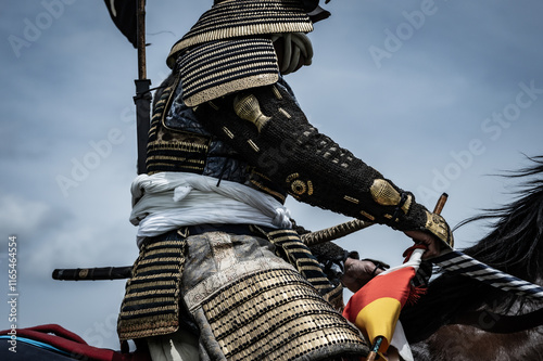 甲冑を着た騎馬武者