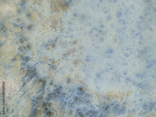 Textura de mármore, piso, porcelanato acetinado fosco azul. Fundo de uma textura abstrata azul com manchas para designs e planos de fundo