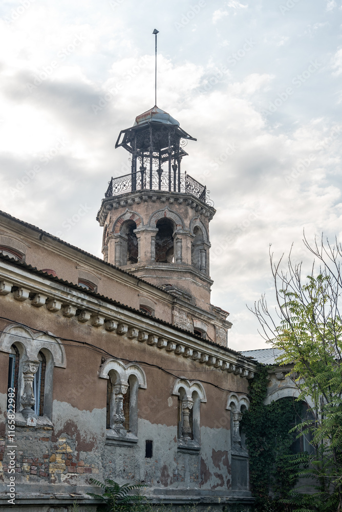 Obraz premium Old buildings with extraordinary architecture near Lake Kuyalnyk.