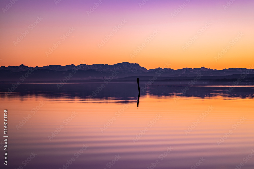 Abenddämmerung am Ammersee bei Stegen am Ammersee Abenddämmerung am Ammersee bei Stegen am Ammersee