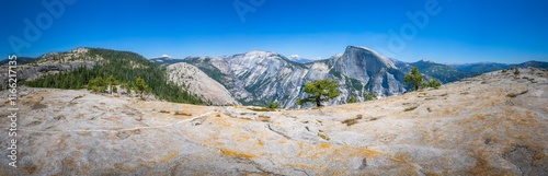 Obraz na płótnie hiking from upper yosemite falls to north dome in yosemite national park w salonie