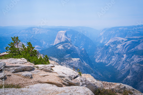 Obraz na płótnie hiking to clouds rest in yosemite, california, usa w salonie