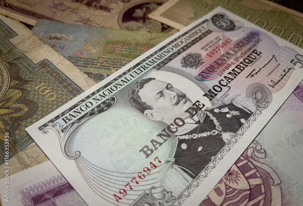 Fototapeta premium ancient mozambican banknote 50 escudos