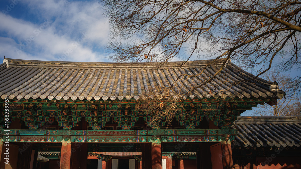 Korean traditional building roof and three-door style Korean traditional building roof and three-door style