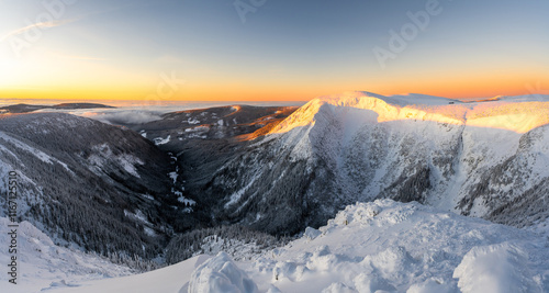 Obraz na płótnie view on valley Obri dul in Krkonose mountains during sunrise in Czech republic w salonie