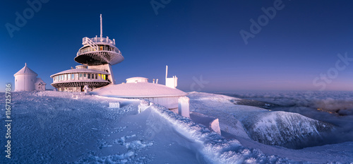 Obraz na płótnie architecture on Snezka summit during winter at dawn in Giant mountains in Poland w salonie