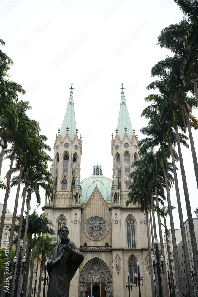 Catedral da Se de São Paulo or São Paulo Metropolitan Cathedral in Sao Paulo, Brazil - ブラジル サンパウロ メトロポリタン大聖堂 Catedral da Se de São Paulo or São Paulo Metropolitan Cathedral in Sao Paulo, Brazil - ブラジル サンパウロ メトロポリタン大聖堂