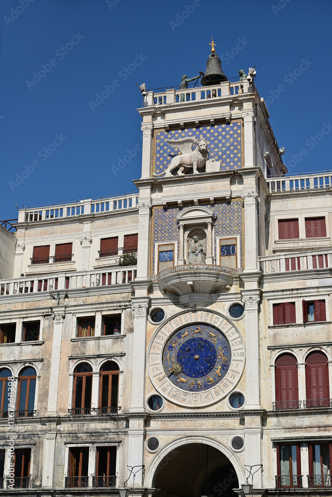 Uhrturm von San Marco in venedig