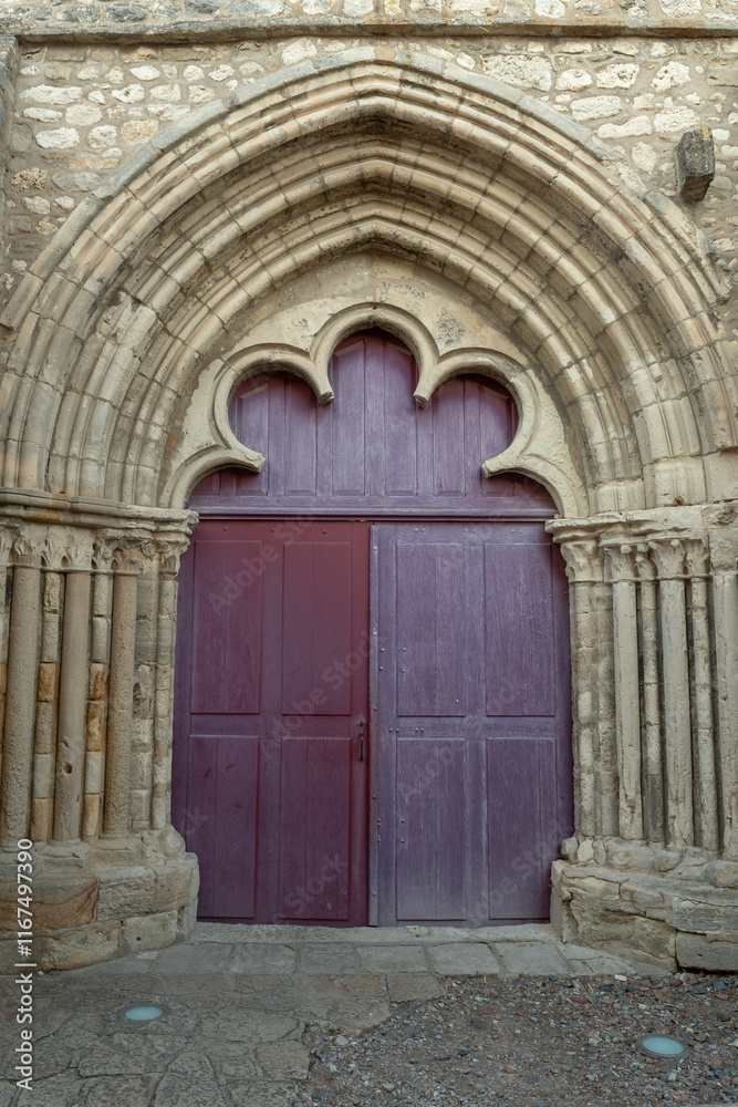 Le petit village de Charroux en Auvergne dans l'allier