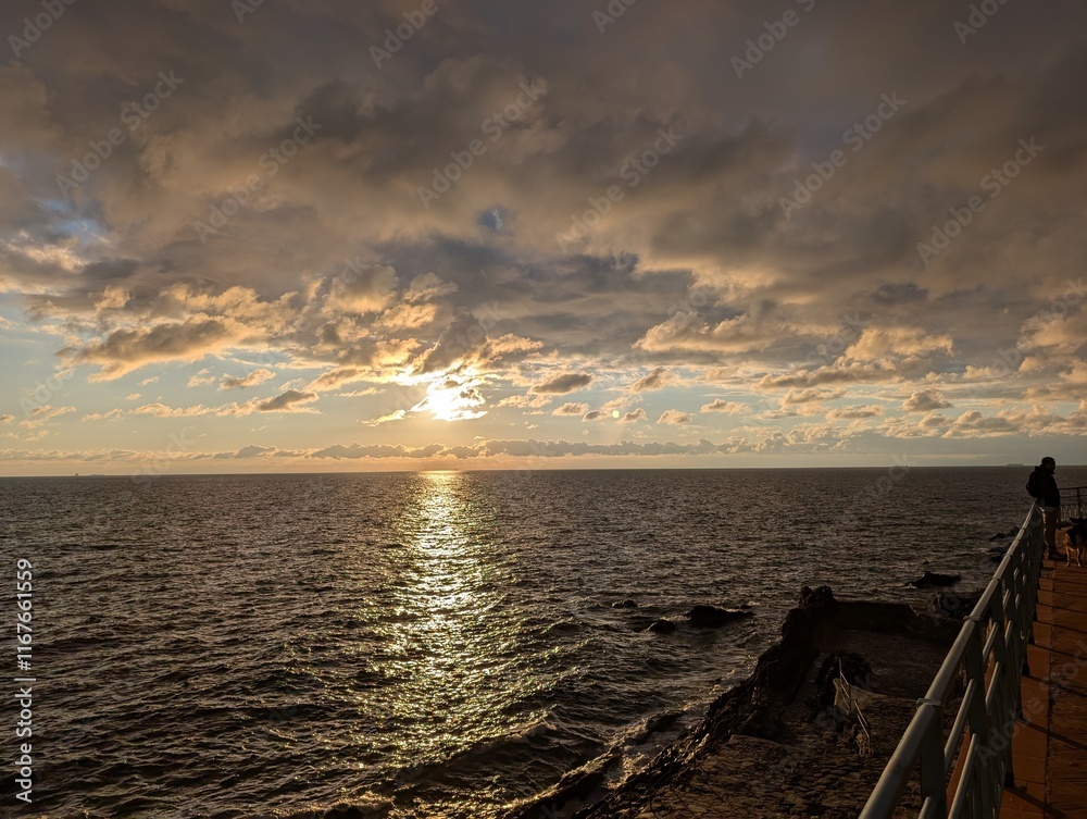 Obraz premium sun and sea and clouds