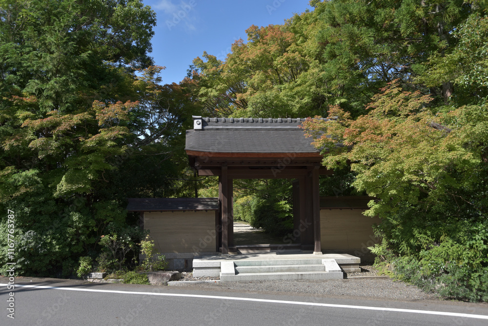Obraz premium 円成寺 東門 奈良市忍辱山町