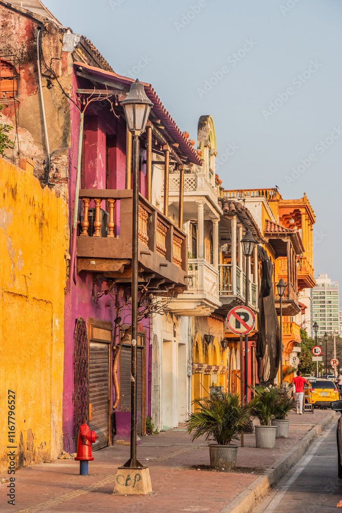 Fototapeta premium Colonial houses in Getsemani neghborhood of Cartagena de Indias, Colombia