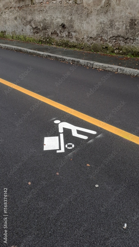 Obraz premium Loading and unloading goods logo. Sign on city street in Italy.
