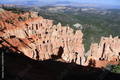 Leuchtende Felsen am Ponderosa Point im Bryce Canyon Nationalpark photo