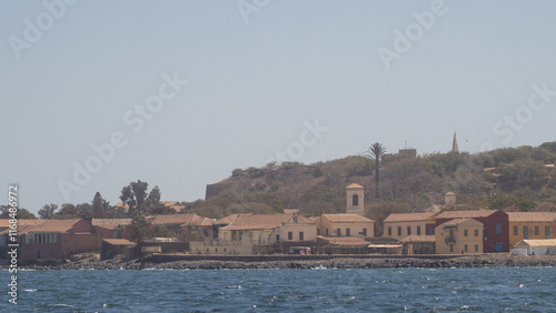 Obraz na płótnie Seaside view of ilee de goree, slave island in the bay of Dakar, export point for slaves from africa to the world.. w salonie