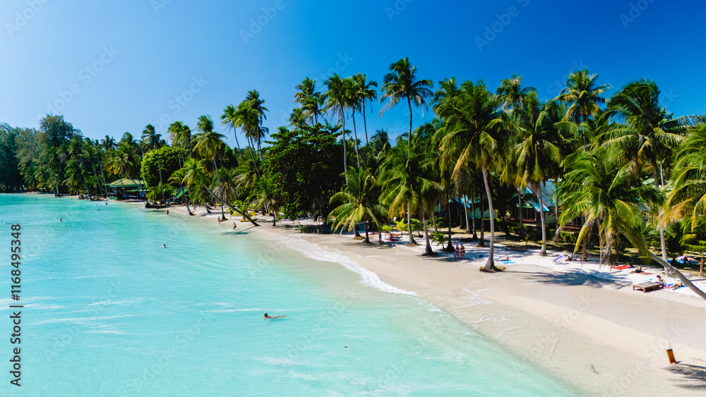 Obraz premium Discovering the pristine shores and turquoise waters of Koh Kood, Thailand on a sunny day
