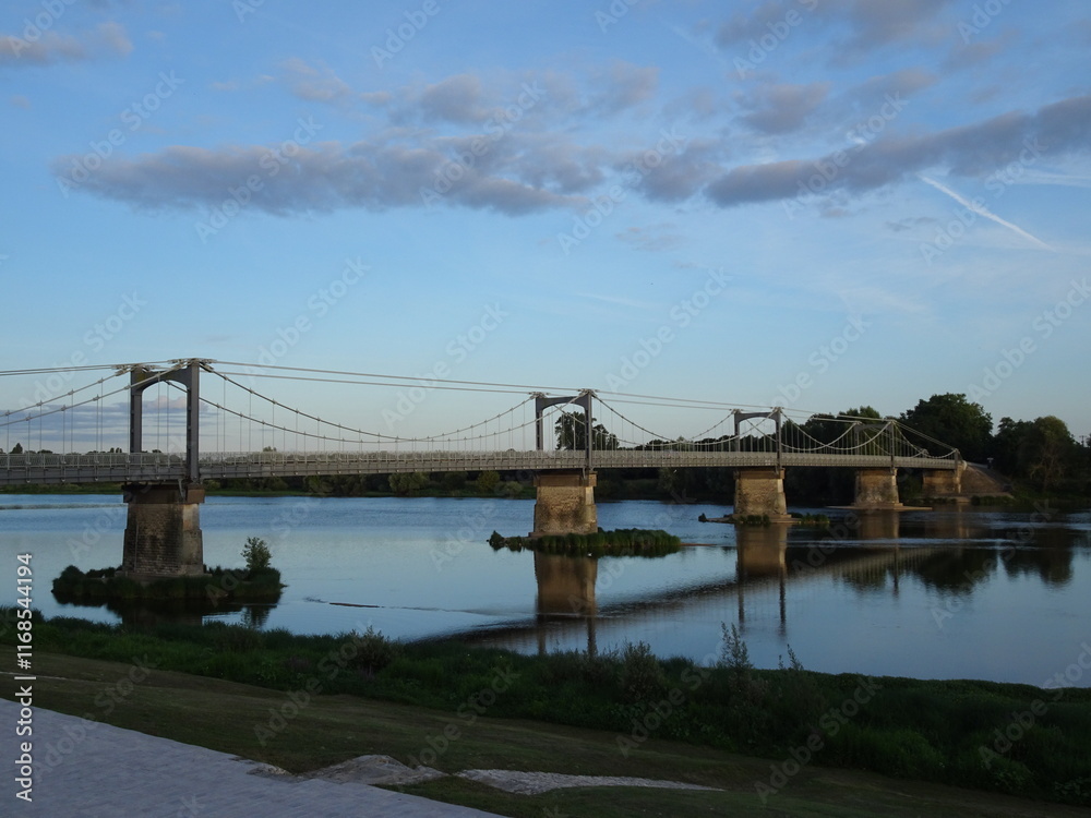 Fototapeta premium Pont de Châteauneuf-sur-Loire
