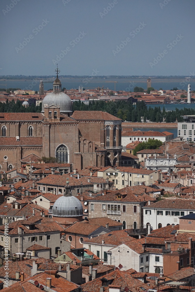Naklejka premium Bird's eye view of Venice on a clear summer day