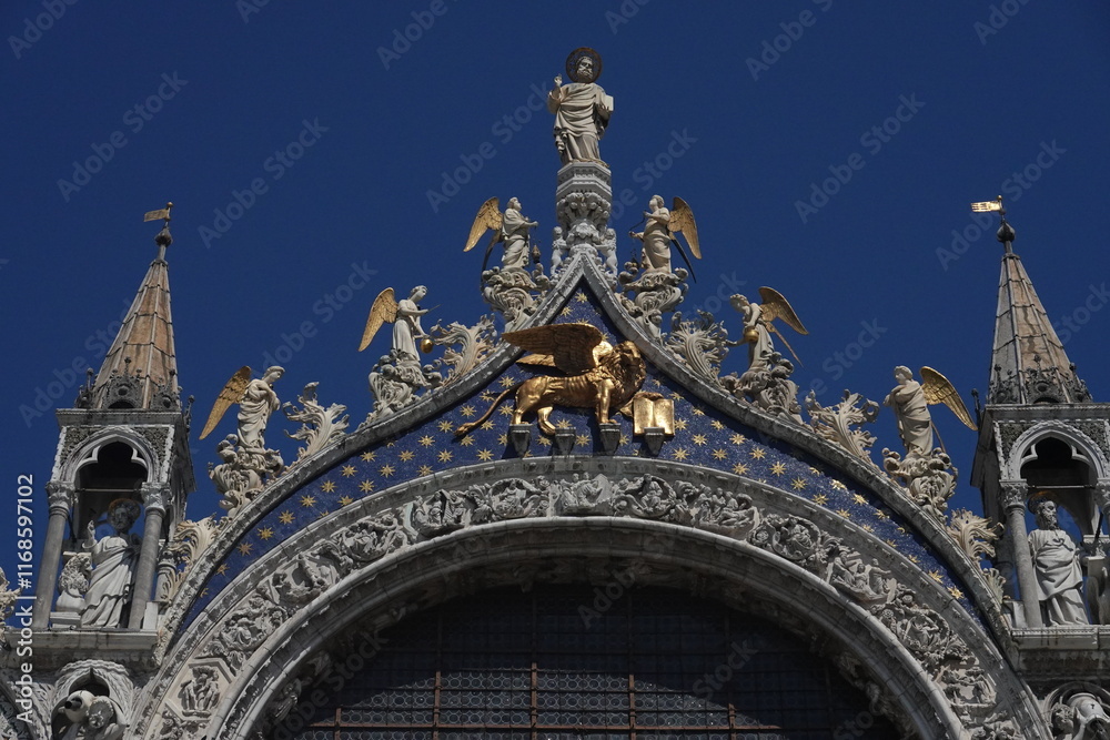 Fototapeta premium Duomo cathedral in Venice Italy