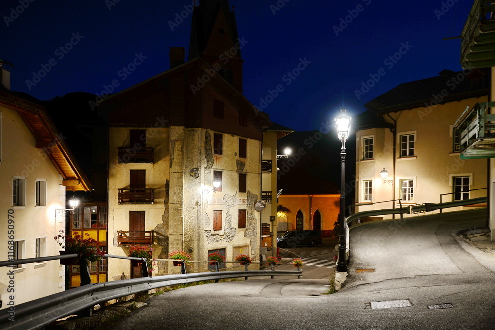 Pieve di Livinallongo, abends Pieve di Livinallongo, abends
