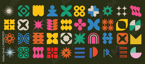 Groovy retro shapes. Abstract 70s 80s pop art style abstract figures, funky geometric hippie elements, Y2K retro badges for poster logo design. Vector isolated set.
