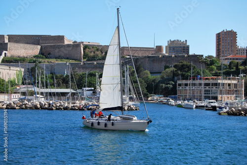 Bilde på lerret voilier dans le vieux port de Marseille, France