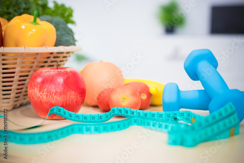 Doctors are advising patients to eat more vegetables, emphasizing health benefits such as improved digestion, improved immunity, and weight control for overall good health.
