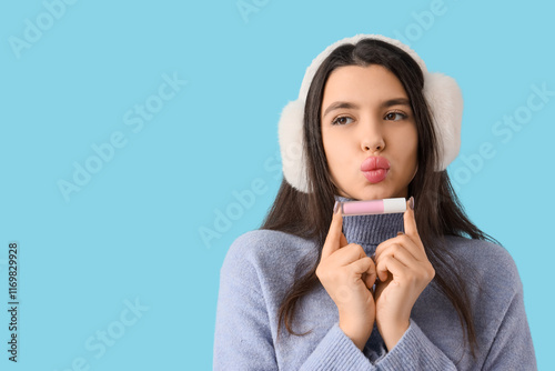 Young woman in winter cloth...