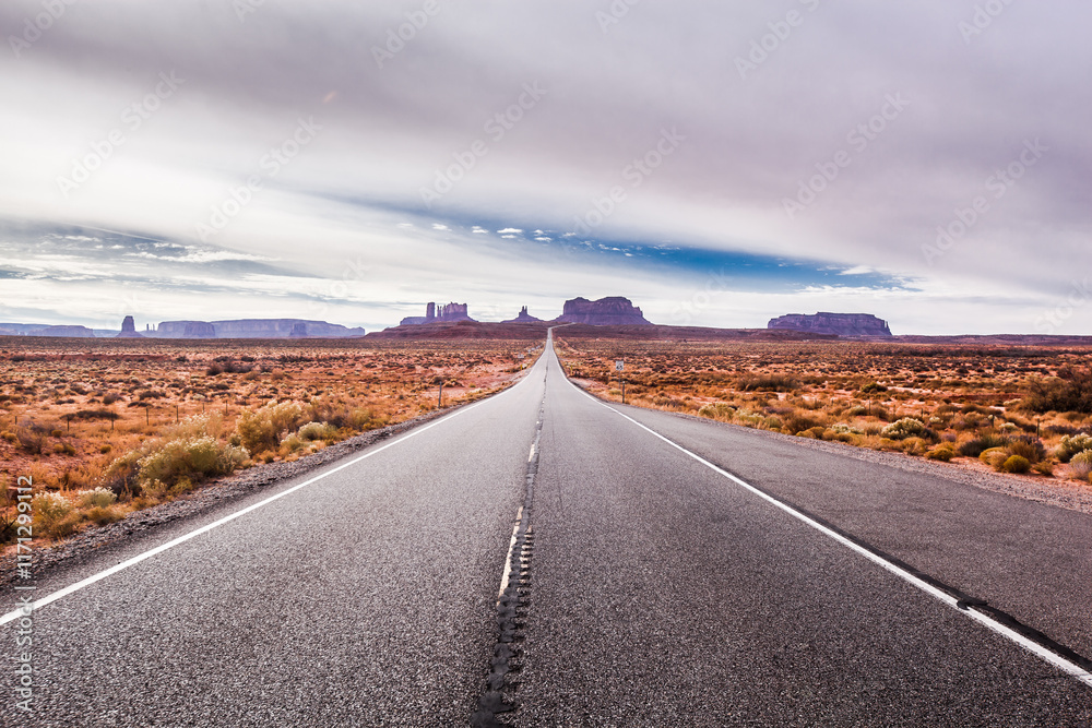 Fototapeta premium Famous Forrest Gump filming location point , Utah , USA