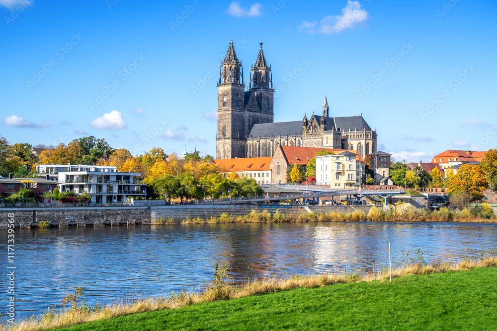 Obraz premium Blick auf den Dom in Magdeburg, Sachsen Anhalt, Deutschland