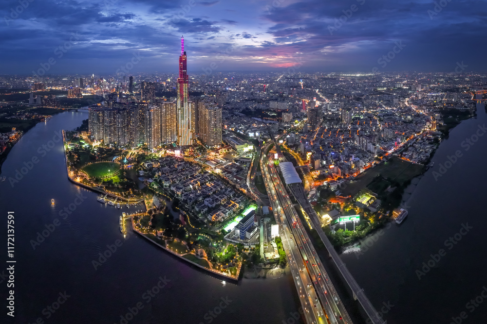 Fototapeta premium Sun set in Ho Chi Minh city, Vietnam. photo taken in January, 2025