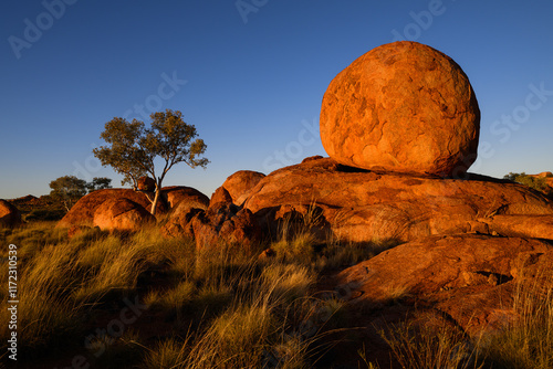 The Devils Marbles, Karlu Karla 0001 photo