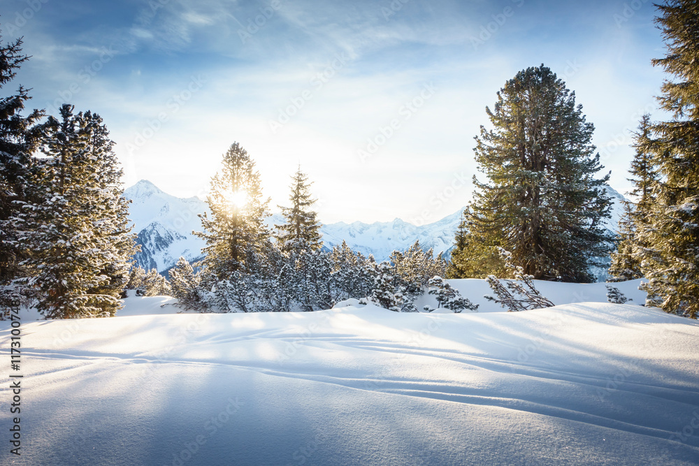 Winter im Skigebiet in den tiroler Bergen im Zillertal