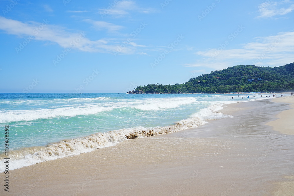 Praia das Conchas or Shell Beach in Ubatuba, Sao Paulo, Brazil - ブラジル サンパウロ ウバトゥバ 貝殻ビーチ Praia das Conchas or Shell Beach in Ubatuba, Sao Paulo, Brazil - ブラジル サンパウロ ウバトゥバ 貝殻ビーチ