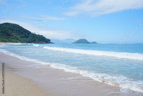 Praia das Conchas or Shell Beach in Ubatuba, Sao Paulo, Brazil - ブラジル サンパウロ ウバトゥバ 貝殻ビーチ