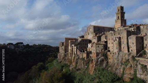 Drone Capture of Pitigliano’s Unique Setting on a Cliff