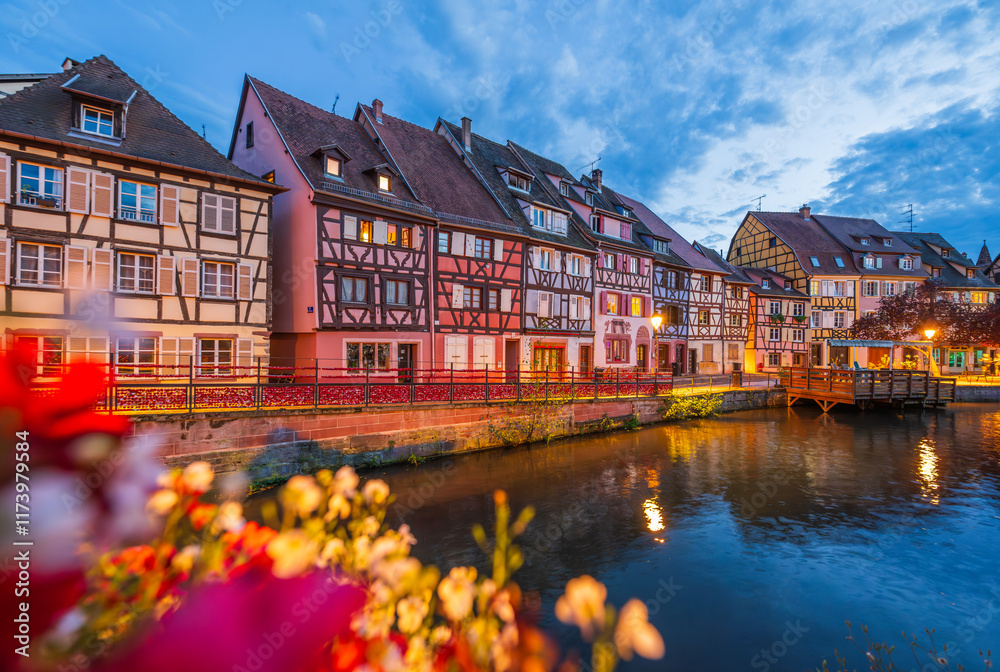 Naklejka premium canal in bruges belgium