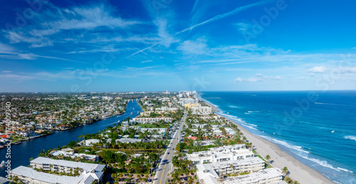 Fototapeta Naklejka Na Ścianę i Meble -  panoramic drone view of Deerfield Beach, Florida with city and ocean