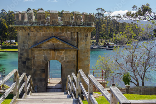 Foto Port Arthur historical site in Tasmania, Australia, with stone tower, scenic wat