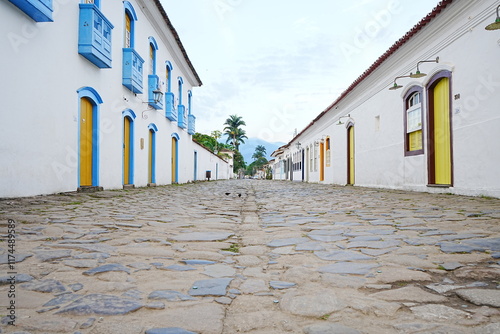 Obraz na płótnie Portuguese Colonial Architecture In Paraty, Rio de Janeiro, Brazil - ブラジル リオデジャネイロ パラチーの街並み w salonie