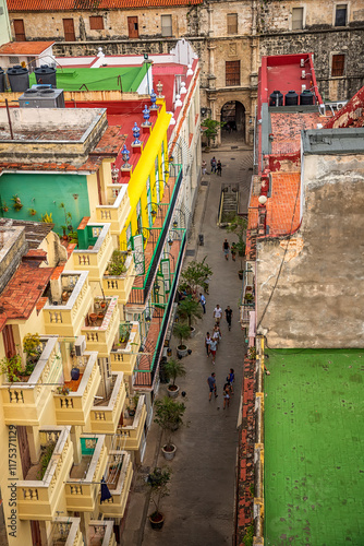 Obraz na płótnie Colorful buildings and street at Havana, cuba, view from above w salonie