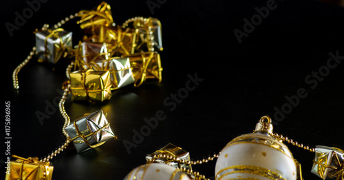 Bild auf Leinwand Fondo navideño negro y dorado