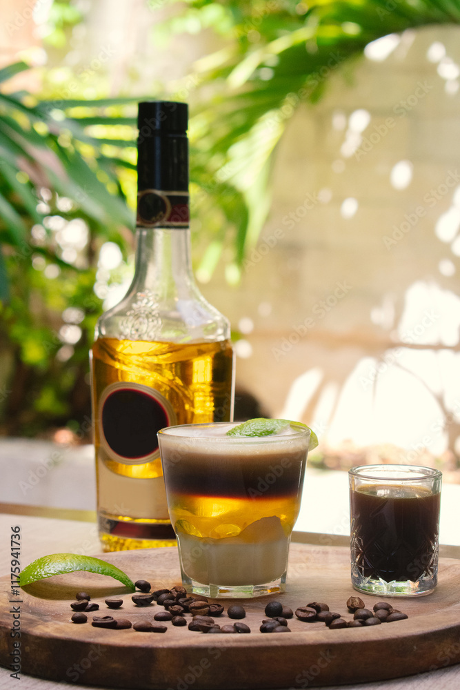 Carajillo, bebida de café y alcohol con botella editable Carajillo, bebida de café y alcohol con botella editable