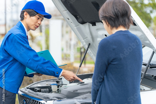 automobile, road service, car, woman, maintenance, inspection, jaf, breakdown, worker, repair, repairman, explanation, work clothes, smile, driver, man, vehicle inspection, driving school, license, in