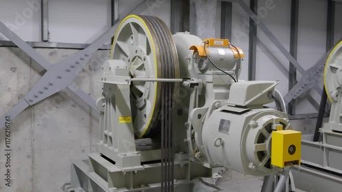 エレベーター機械室の室内