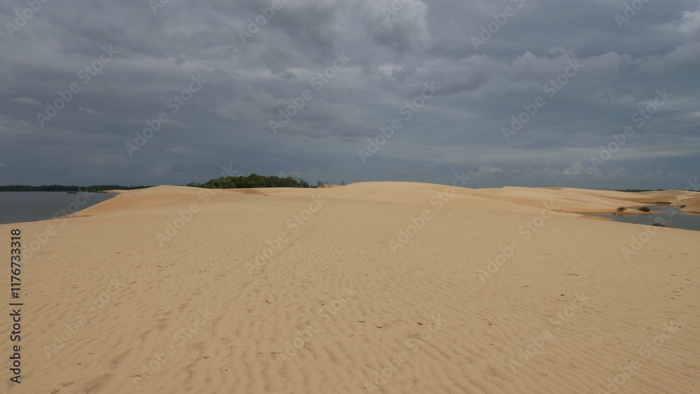 Photo paradisiaque de dunes de sable dans le désert avec lacs eau turquoise, Parc Lençois Maranhenses, Brésil Photo paradisiaque de dunes de sable dans le désert avec lacs eau turquoise, Parc Lençois Maranhenses, Brésil