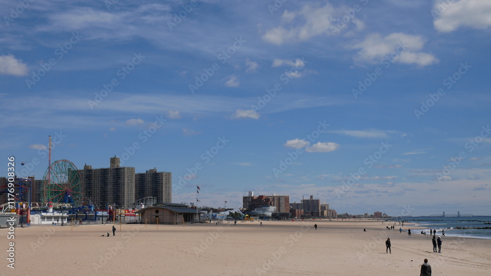 Luna Park, Coney Island, parc d'attractions, New York, Brooklyn, montagnes russes, grande roue, manèges, attractions, loisirs, divertissement, vacances, famille, enfants, sensations fortes, fête forai Luna Park, Coney Island, parc d'attractions, New York, Brooklyn, montagnes russes, grande roue, manèges, attractions, loisirs, divertissement, vacances, famille, enfants, sensations fortes, fête forai