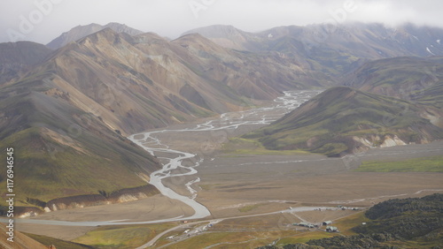 Landmannalaugar, Islande, Hautes Terres, montagnes rhyolitiques, sources chaudes géothermiques, randonnée, Laugavegur, Fjallabak, Laugahraun, Brennisteinsalda, Bláhnjúkur, Ljótipollur, paysages coloré photo